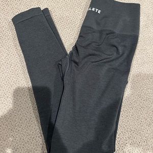ALPHALETE Amplify Legging in Shadow SMALL